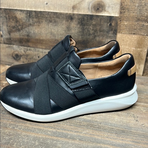 Clarks‎ Unstructured Ladies Casual Trainers 'Un Rio Strap' Women's Size 7.5 - Picture 1 of 7